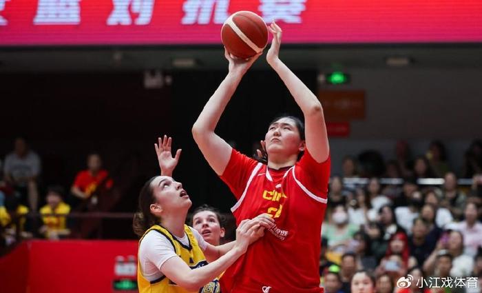 CCTV5直播！中国女篮V印尼，张子宇称霸内线，宫鲁鸣重用李梦替身